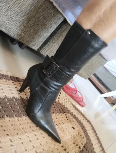 Bota Cano Alto Bico Fino Tam 39