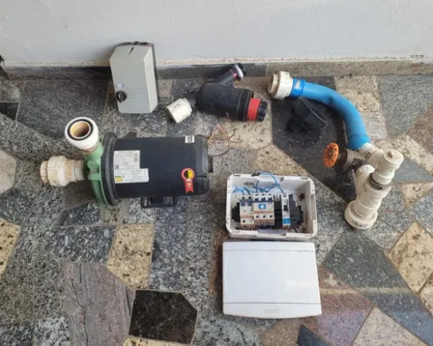 Bomba Centrífuga Schneider 1,5CV Trifásica 220V/380V + Filtro + Registro, tubos + Elétric