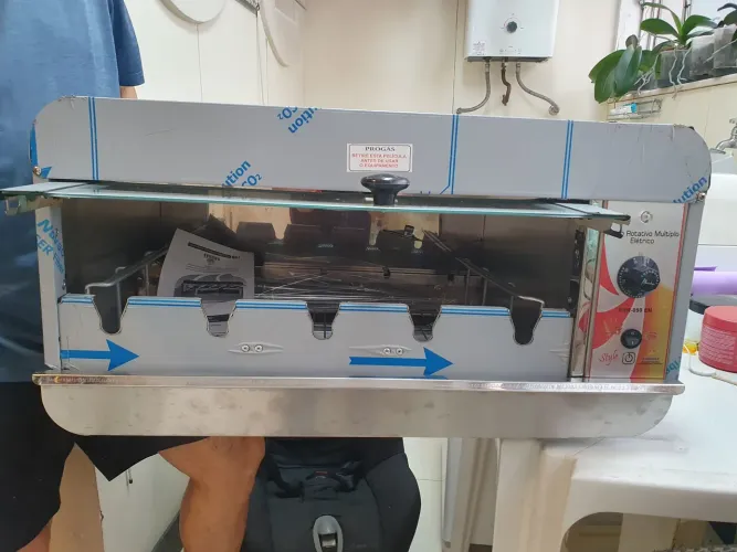 Forno rotativo multiuso Elétrico progas 5 espetos 127 v