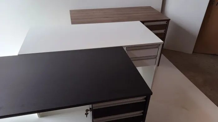 Mesas retas MDF 18mm, valor unitário r$650 à vista com entrega 