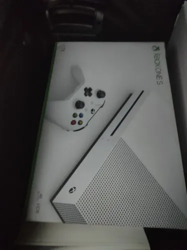 Xbox one s 1Tb com leitor de mídia física