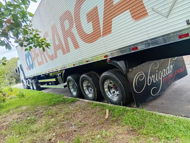 Vende-se carreta báu Facchini 30 plte 2.014 ABS c pneus e rodas de alumínio alcoa 130.000