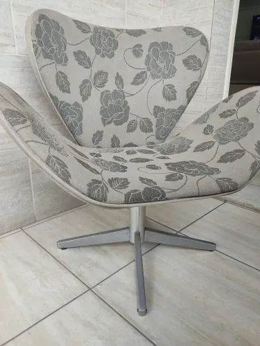 Poltrona Giratória Floral