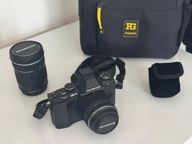 Câmera Olympus OM-D E-M5 MKI + 2 lentes com zoom + Bolsa + Cartão. 