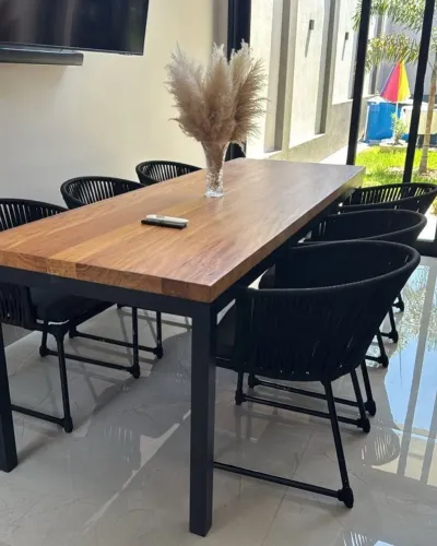 MESA DE MADEIRA PARA ÁREA EXTERNA + 6 CADEIRAS TURIM DE CORDA NÁUTICA