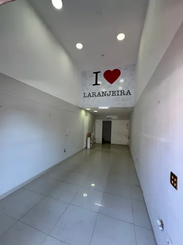 Loja em laranjeiras 40m2 em rua movimentada.