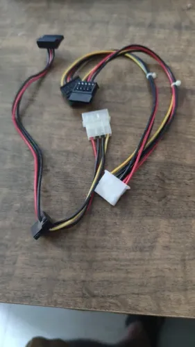 Conversor Molex para Duplo Sata