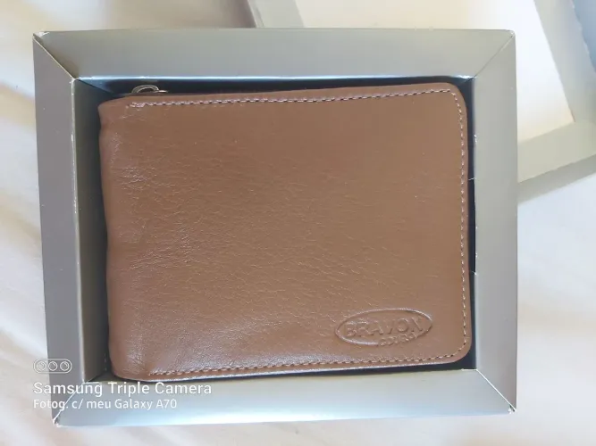 Carteira de Couro BravoN - Elegância e Estilo