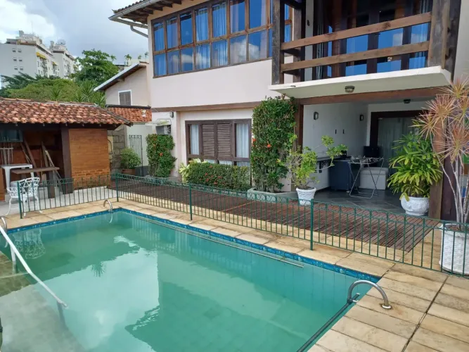 Condomínio Jardim Uruçanga, Casa com 5 Quartos 4 suítes mais Edicula, Anil - Rio de Janeir