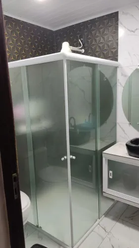 Box de Vidro para Banheiro com Estrutura em Alumínio