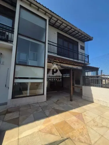 Exclusividade e Sofisticação no Jardim Oceânico 5 quartos  Belíssima Cobertura Duplex de 4