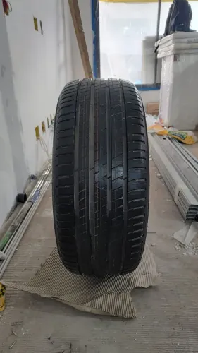 02 Und Peneus Michelin 255/45 R 20