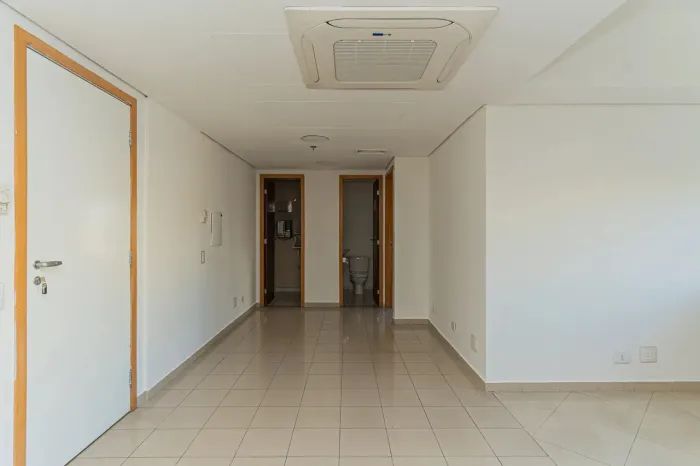 Imóvel para aluguel e venda possui 56 metros quadrados em Liberdade - São Paulo - SP