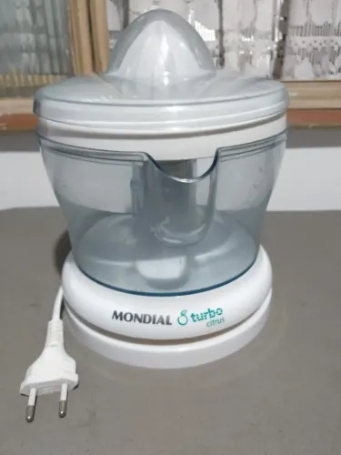 Espremedor de Frutas Mondial Turbo Citrus 127 V Branco