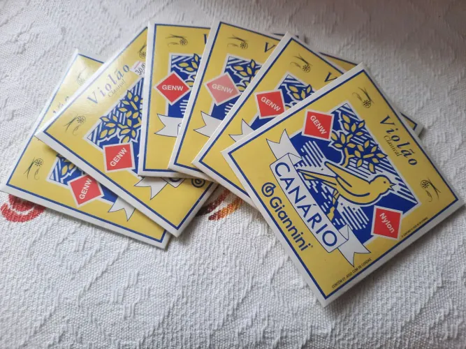 4 jogos de cordas com 6 unidades Giannini Canário Violão  Nylon 