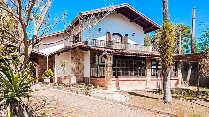 Casa à venda no condomínio Chácara Cantagalo