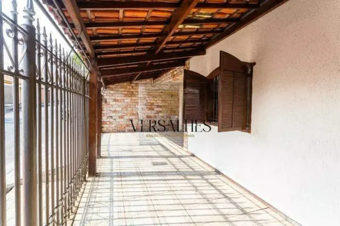 Casa á venda, 4 Quartos, 02 banheiros , 3 vagas de garagem, 390m²  Bairro Aparecida, Belo 