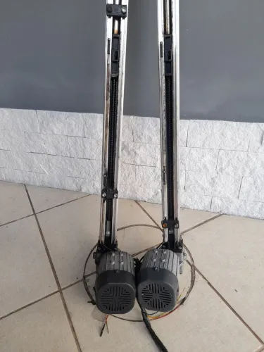 Vendo 2 motores portão pivotante