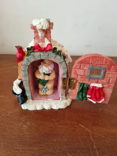 Enfeite de Natal em Resina - Papai Noel na Chaminé
