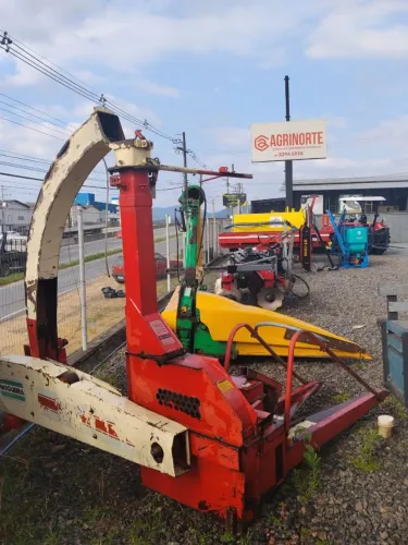 Ensiladeira trator nogueira