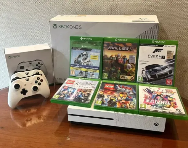 Xbox na caixa + jogos