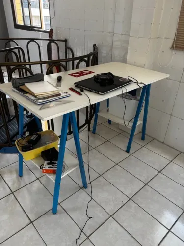 Escrivaninha cavalete