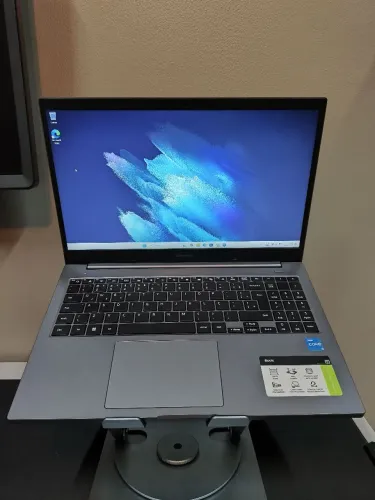 Notebook Samsung book, Intel core i3 11 geração, SSD NVME 256 GB, 8 GB RAM.