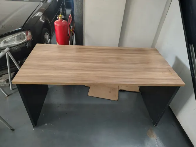 MESA DE ESCRITORIO