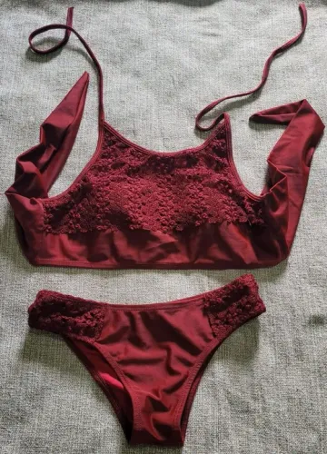 Biquíni Bordado Vermelho