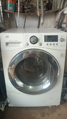 Vendo lava e seca LG revisada e com 6 meses de garantia.