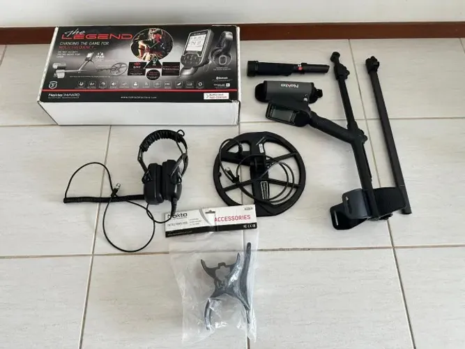 Detector de Metais Nokta Legend + Fone à Prova d?Água (3m) + Pinpointer Nokta