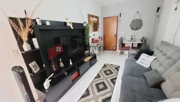 Planta generosa - 2 quartos - varanda - dependência completa - Aceitando Financiamento!