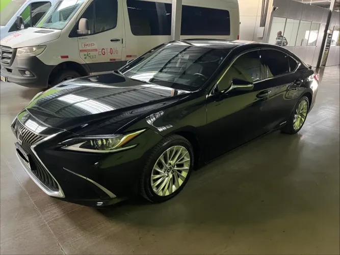 Lexus ES-300H ES300h 2.5 16V Aut. (hybrid) 2019
