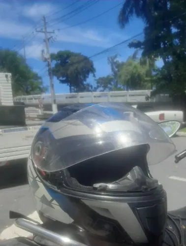 Capacete jet azul com intécomunicado valor 250$