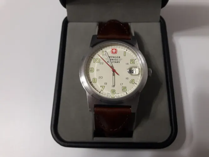 Relógio Wenger Swiss Military Analógico Couro Masculino