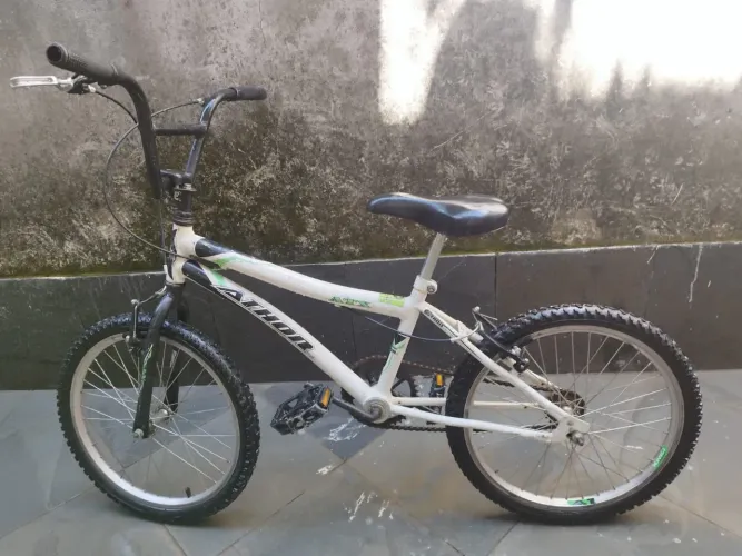 Bicicleta infantil athor aro 20