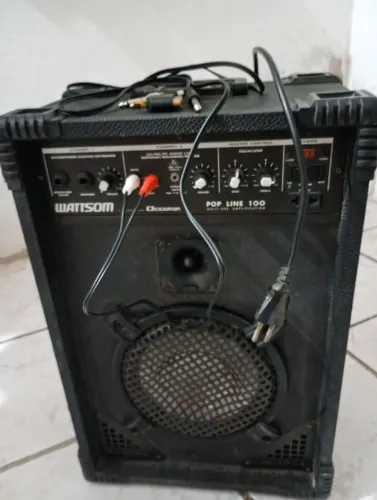 Vendo caixa amplificada , toda funcionando