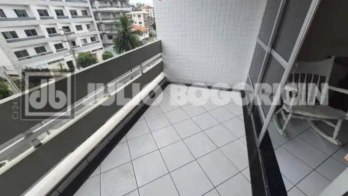 Apartamento à venda 300 metros Praia Forte, com vaga, Vila Nova, Cabo Frio