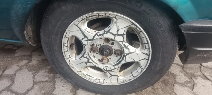 Rodas aro 13 com pneu bons
