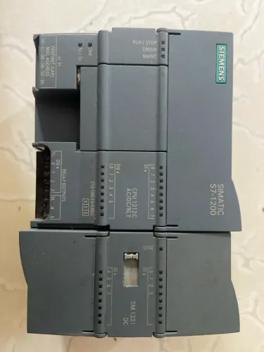 Siemens 6ES7212-1BE40-0XB0 CPU 1212C S7-1200 AC/DC/Relé
