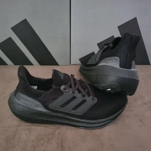 Tênis Adidas UltraBoost Light black Tam 43 (original / novo)