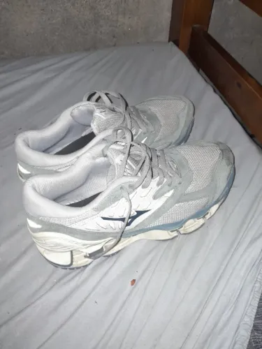 Tênis Mizuno n*40 estado de novo