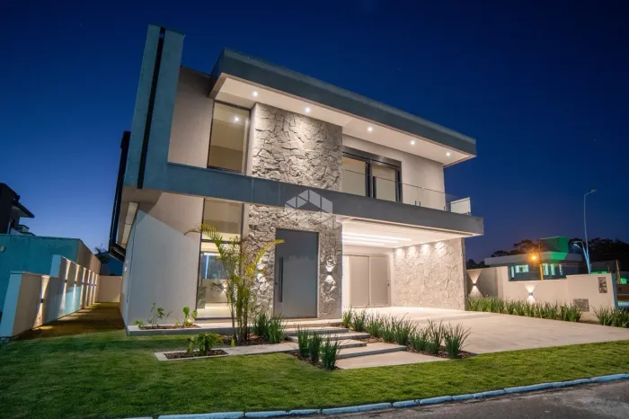 Casa de Alto Padrão 4 Suítes em Condomínio na Av Red Park