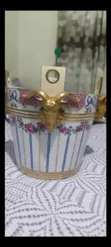balde de gelo (ou cachepot) em porcelana europeu.