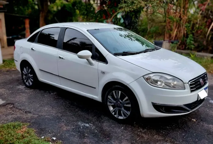 Fiat Linea Absolute 1.9/1.8 Flex Dualogic 4P 2015