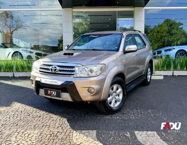 Toyota Hilux SW4 SRV D4-d 4X4 3.0 TDI Dies. AUT 2011