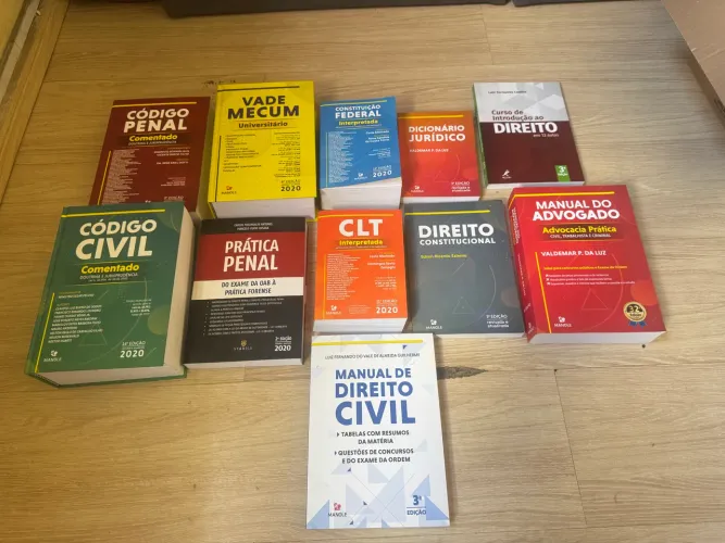 Coleção completa livros de Direito