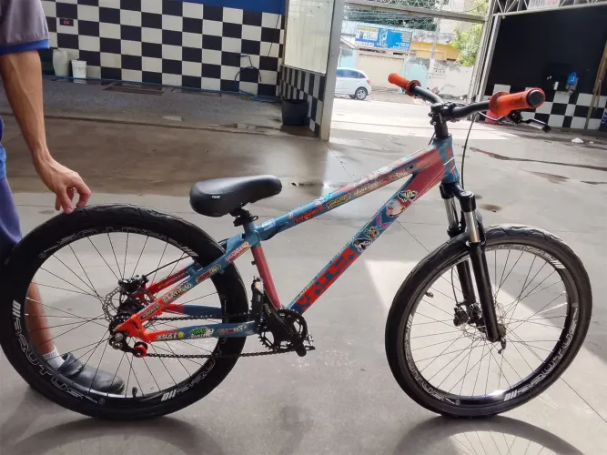 Bicicleta VikingX Tuff Aro 26 c/ freio a disco Shimano MT200 