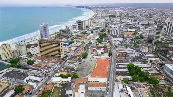 Área para venda possui 3100 metros quadrados em Centro - Maceió - AL