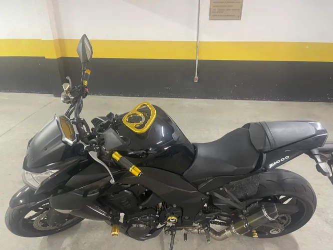 Moto impecável 